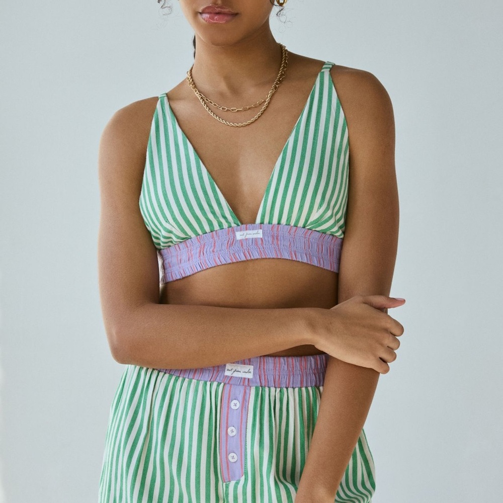 OUT FROM UNDER Boxer Triangle Bralette - Picture 4 of 9